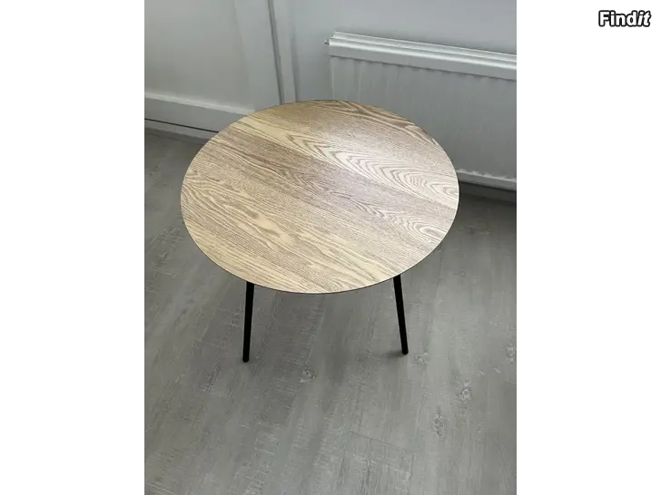 Säljes Runt soff-/sidobord
