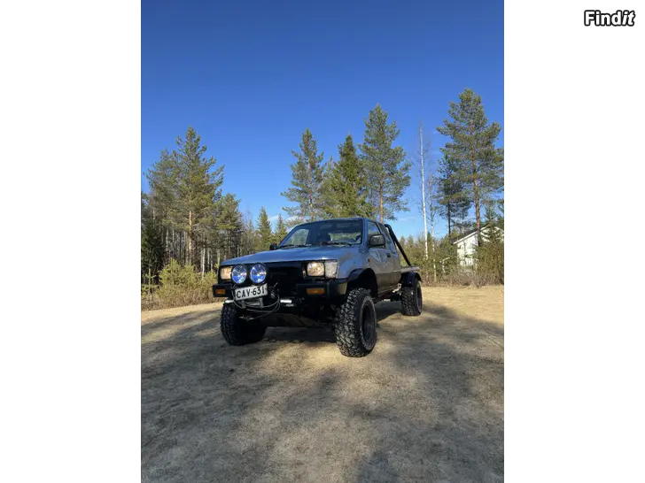 Myydään VW Taro Hilux