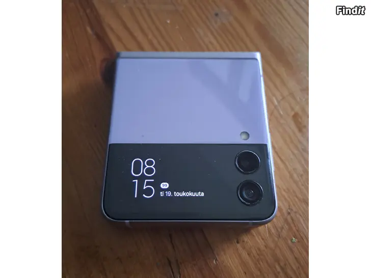 Myydään Samsung Galaxy Z Flip 3