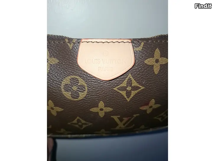 Myydään Myydään kukkaro/pikkulaukku