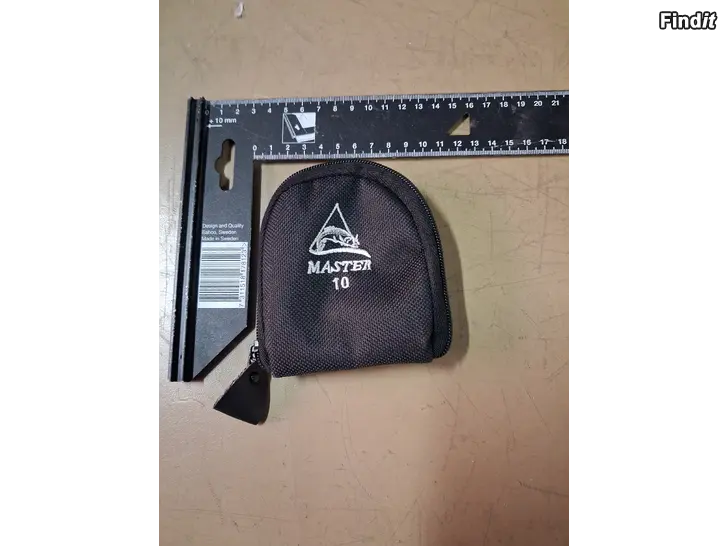 Säljes Liten börs för tex.mormyshkor