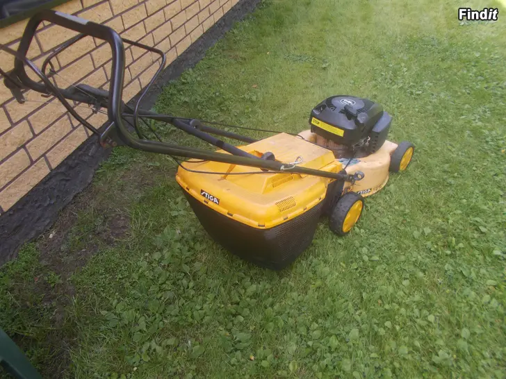 Myydään Stiga Ruohonleikkuri