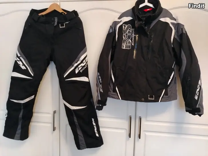 Myydään Ajopuku  S