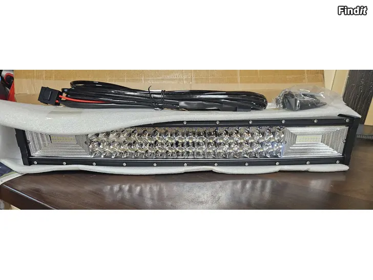 Säljes Ledbar Curved, 270 W mukana kiinn.+ johtosarja, uusi