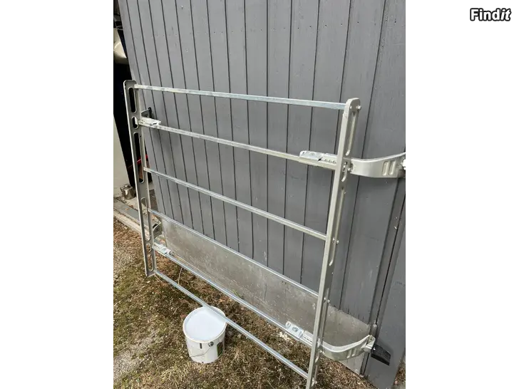 Myydään Kattoteline