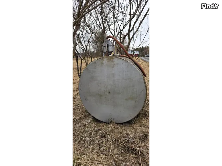 Myydään Myydään 1300L öljysäiliö
