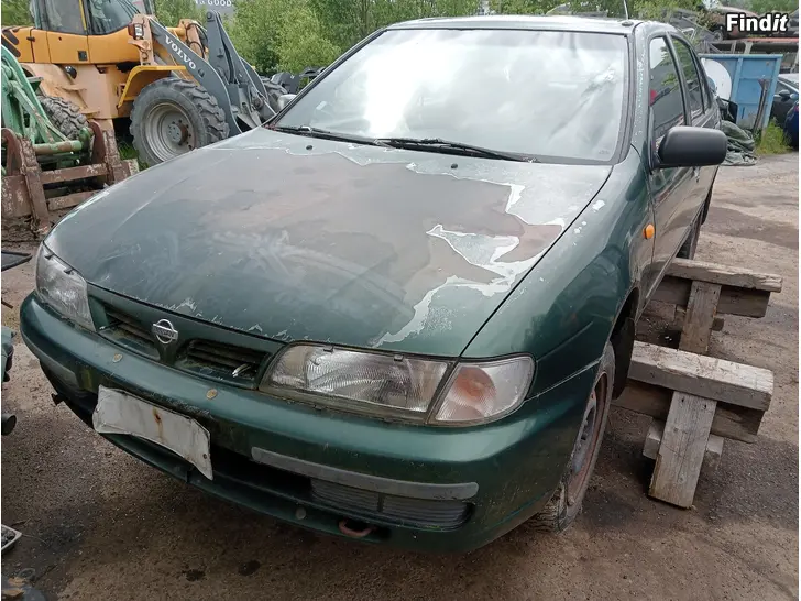 Myydään Nissan Alemra 1,6 SLX 1996 automaatti varaosina
