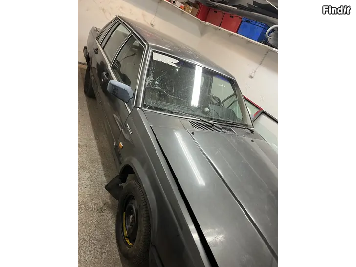 Myydään Volvo 740 osina