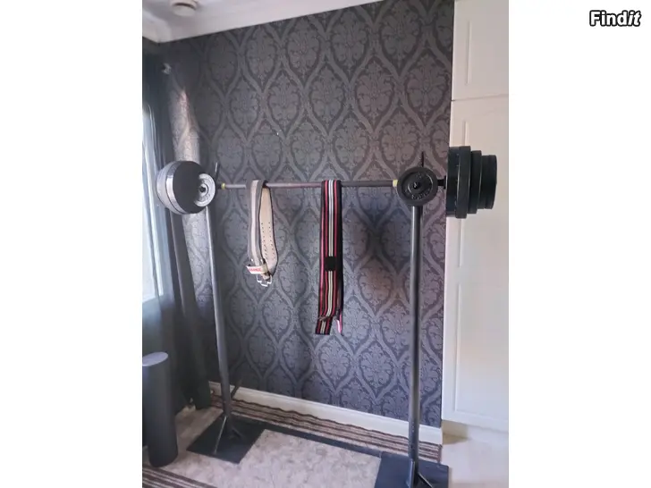 Säljes Tyngdlyftnings utrustning Skivor-stänger- bänkar m.m