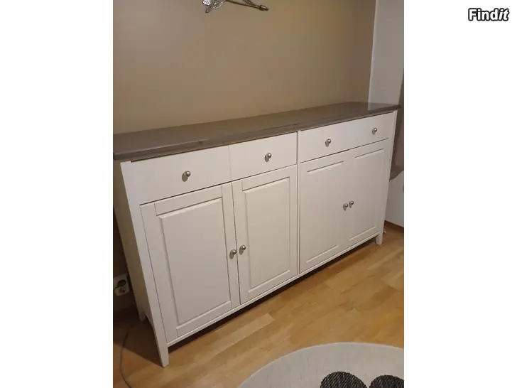 Säljes Laulumaan senkki