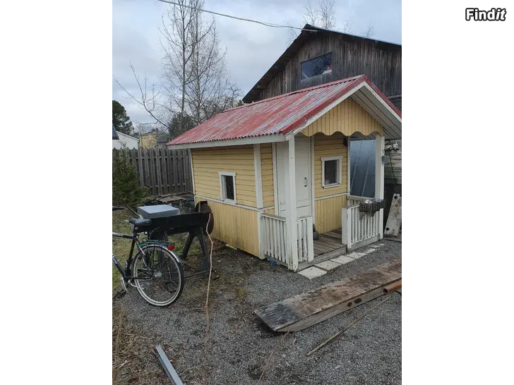 Myydään Lasten leikkimökki