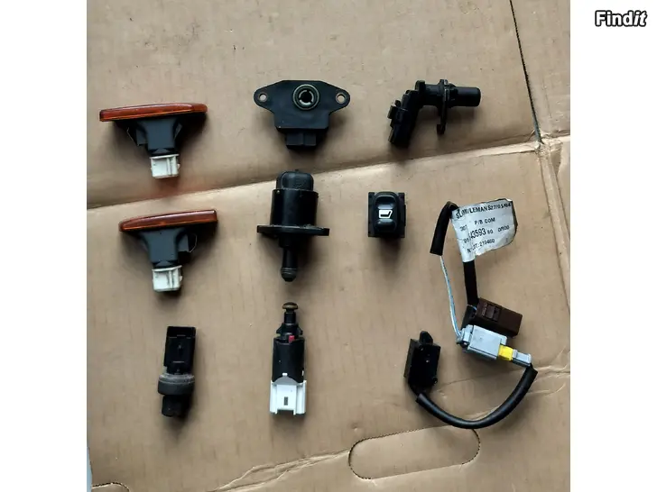 Myydään Tyhjäkäyntianturi kampiakselinanturi jarruvalokytkimenanturi ilmastoininpainekytkin