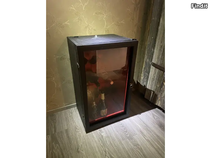 Säljes Viinikaappi