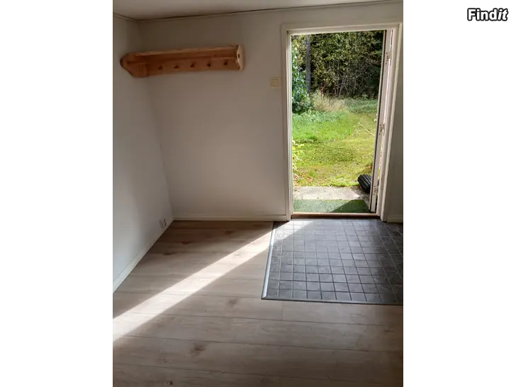 Uthyres Visst bit från stan men mycket lantligt boende för dig som trivs med det