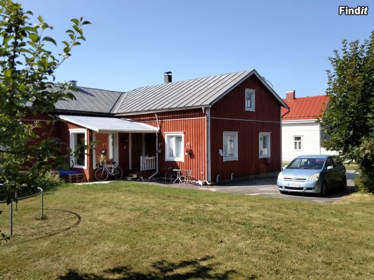 Säljes Hus med egen gård i Nykarleby Centrum