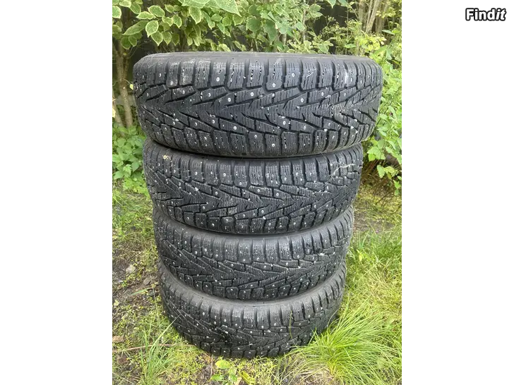 Säljes 215/70r16 SUV