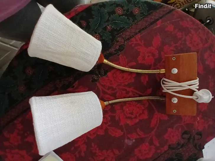 Säljes Vägglampa