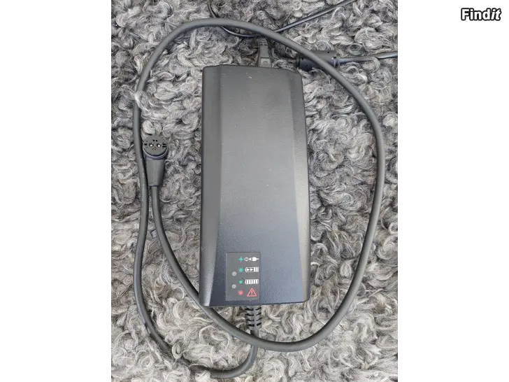 Myydään Shimanon sähköpyörän laturi