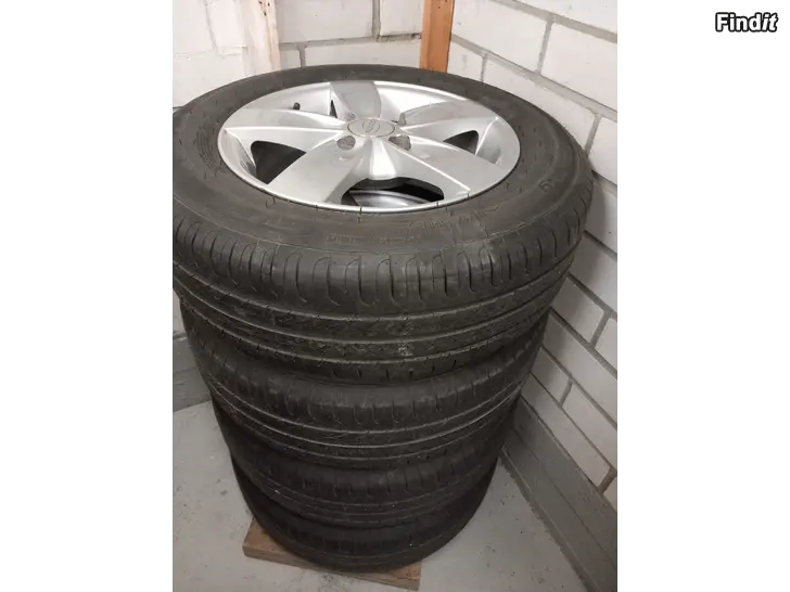 Säljes 14 tuumaset kesärenkaat aluvanteilla