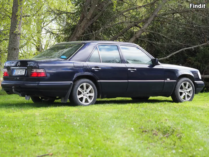 Myydään Mercedes benz 250D