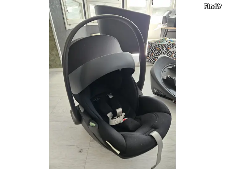 Myydään Cybex Cloud G + bas