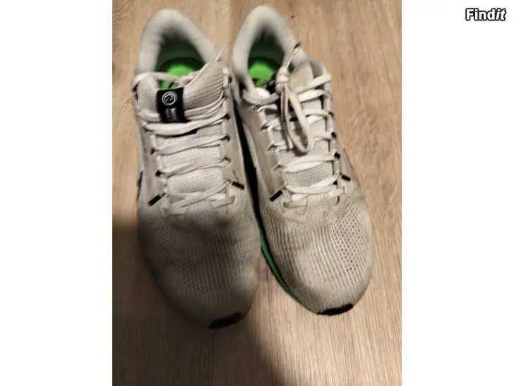 Myydään Nike pegasus 43 koon kengät