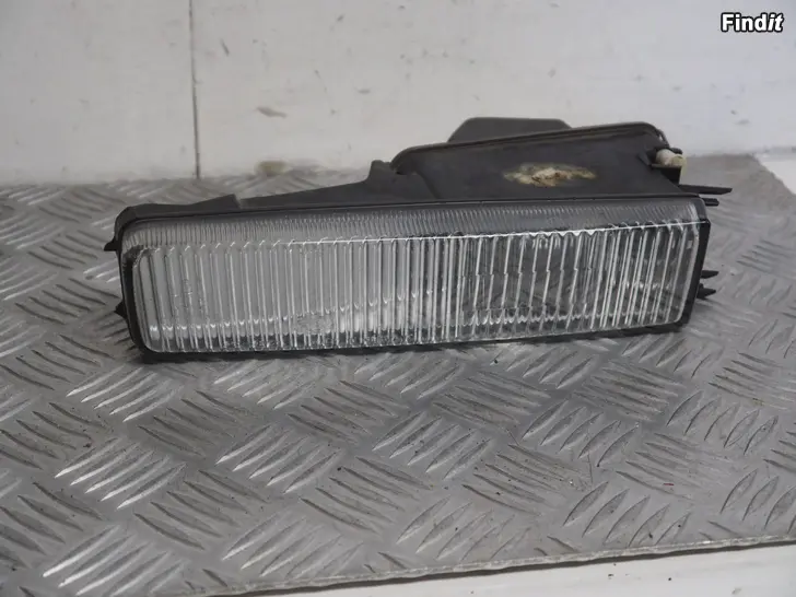 Myydään Audi 80 91-96 B4 sumuvalo etu oikea 301132522