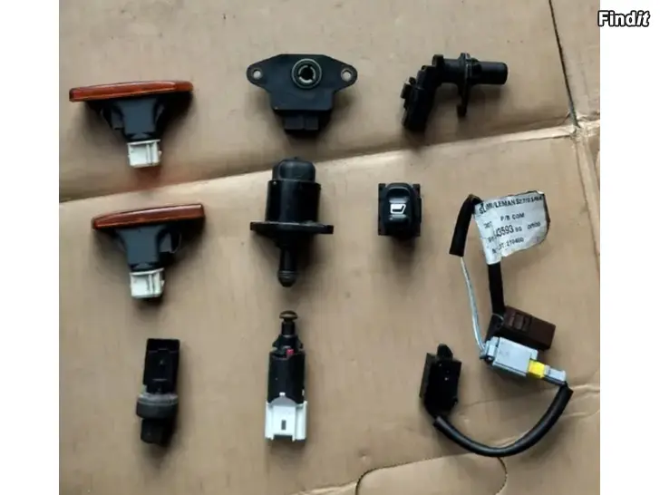 Myydään Kaasuläpäanturi kampiakselinanturi tyhjäkäyntianturi