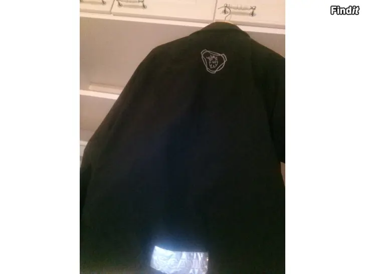 Myydään Scania takki