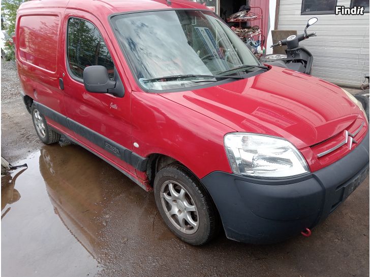 Säljes Citroen Berlingo 1,9 di 2003 manuaali varaosina