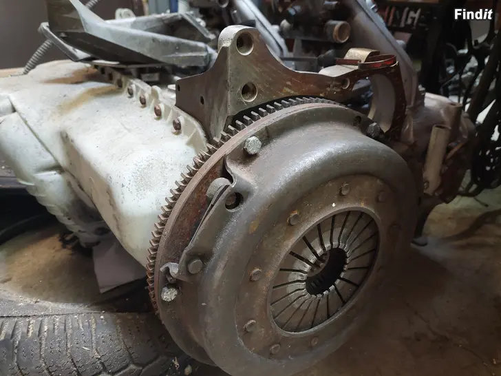 Säljes BMW M30 motor Big six  från slutet av 1970-talet