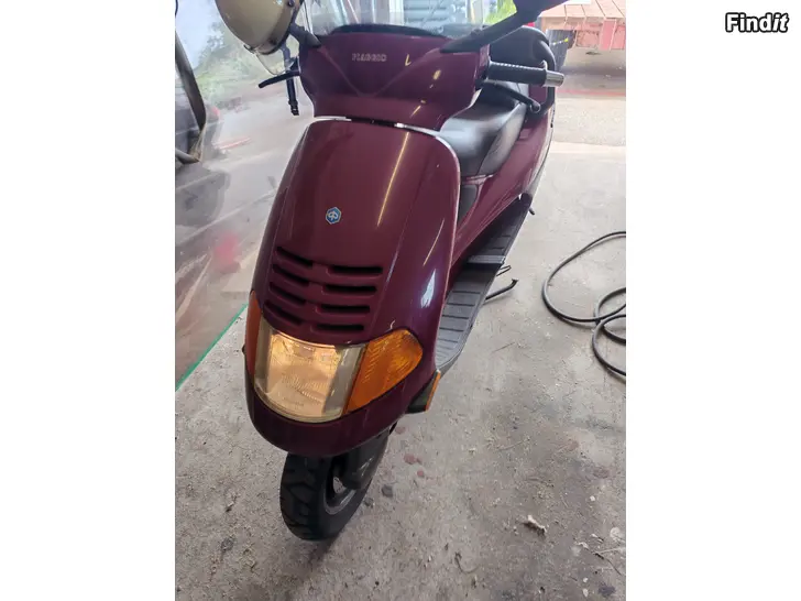Myydään Piaggio Hexagon 150