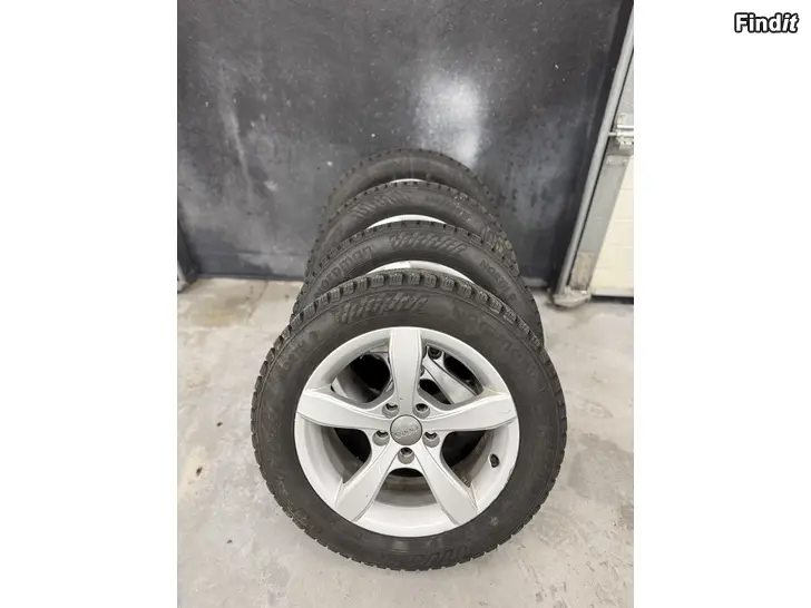 Säljes Fälgar med däck R15