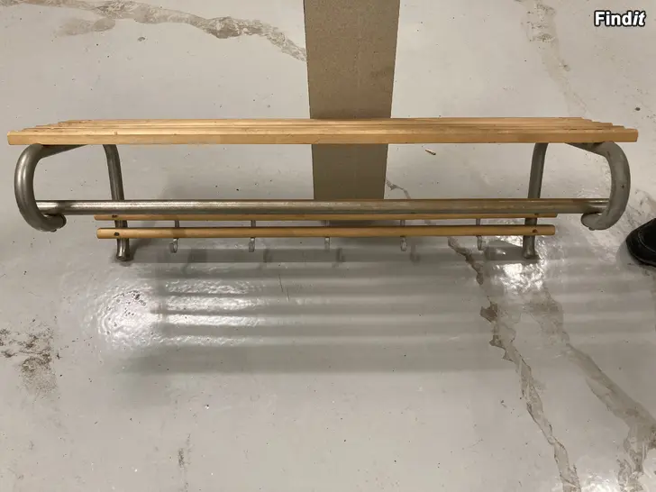 Säljes Retro hatthylla och två hatthållare