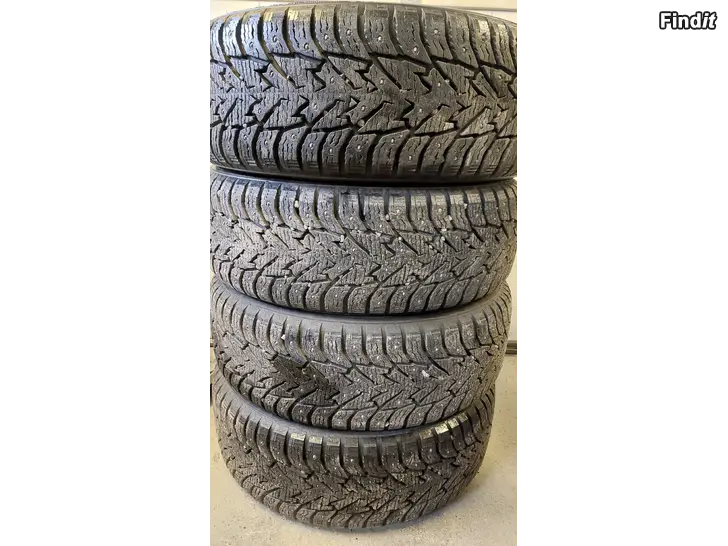 Säljes 215/65R16 dubbdäck