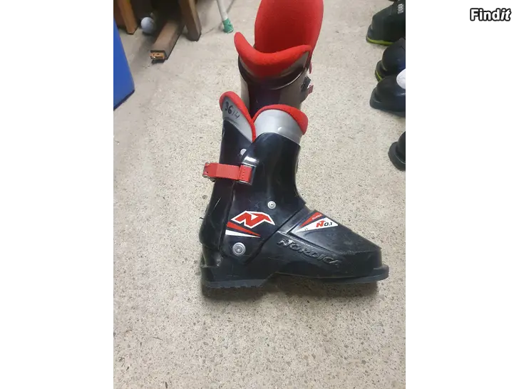 Säljes Slalomskor 4