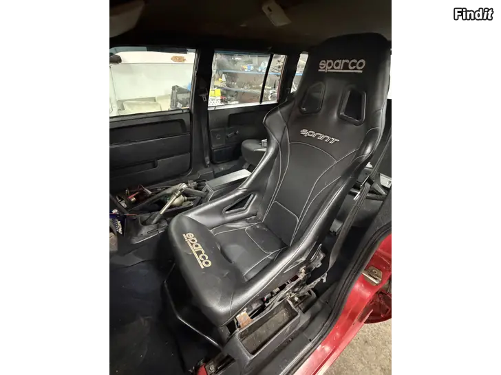Myydään Sparco Sprint bänk