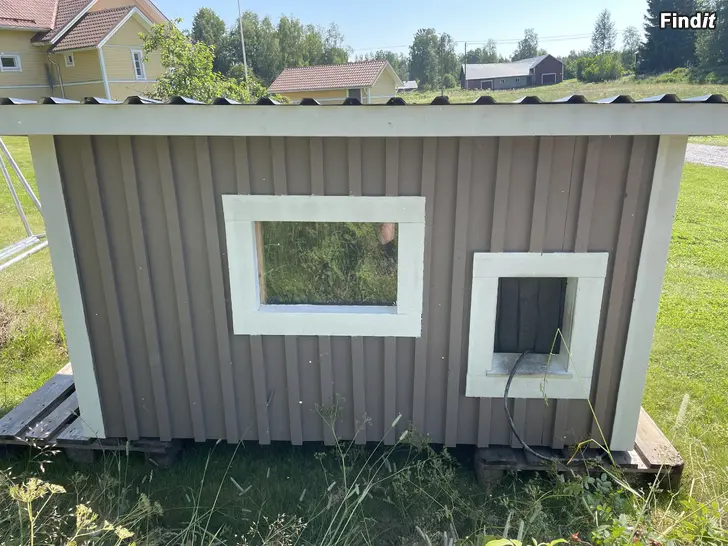 Säljes Isolerad hundkoja