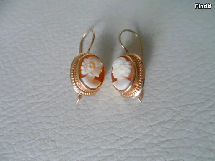 Myydään Camee korvakorut Kulta 14K käyttämättömät