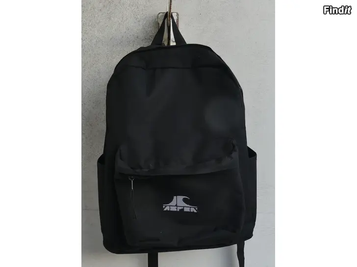 Myydään Reppu, musta