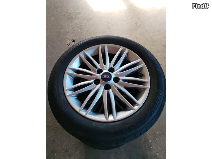 Säljes Ford original fälgar med sommardäck