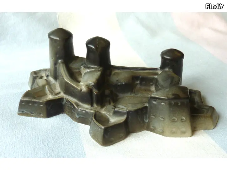 Myydään Arabian valmistama Olavinlinna