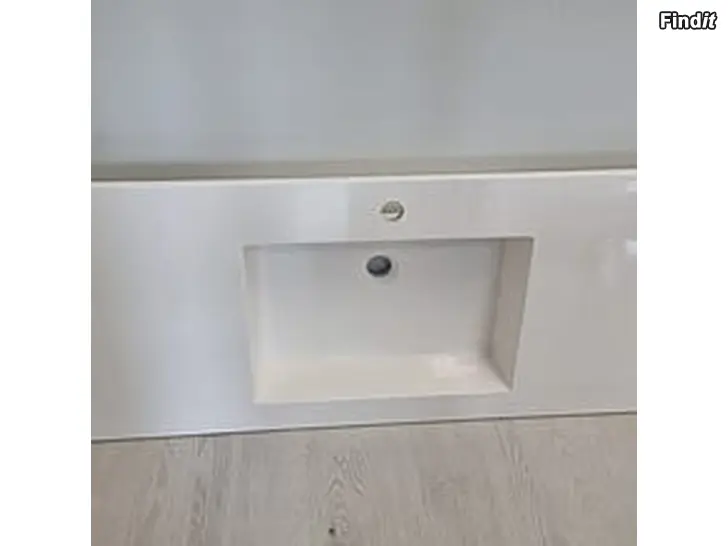 Säljes UUSI Valkoinen kylpyhuoneen tasoallas 1235 mm