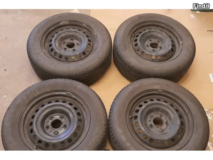 Myydään Nissan / Renault 215 65 16 kesärenkaat peltivantein