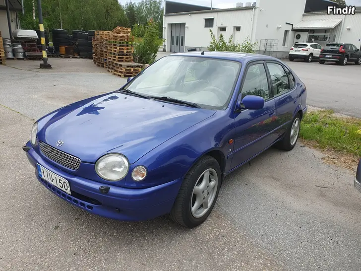 Säljes Toyota corolla 1.6 Bensin Nybesiktad