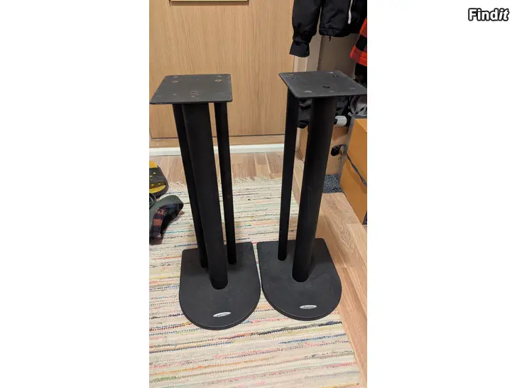 Säljes KAIUTINJALUSTAT,.