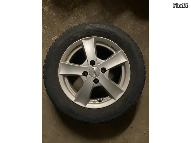 Myydään 4x100 yaris ym nokia nokia hakkapelitta8