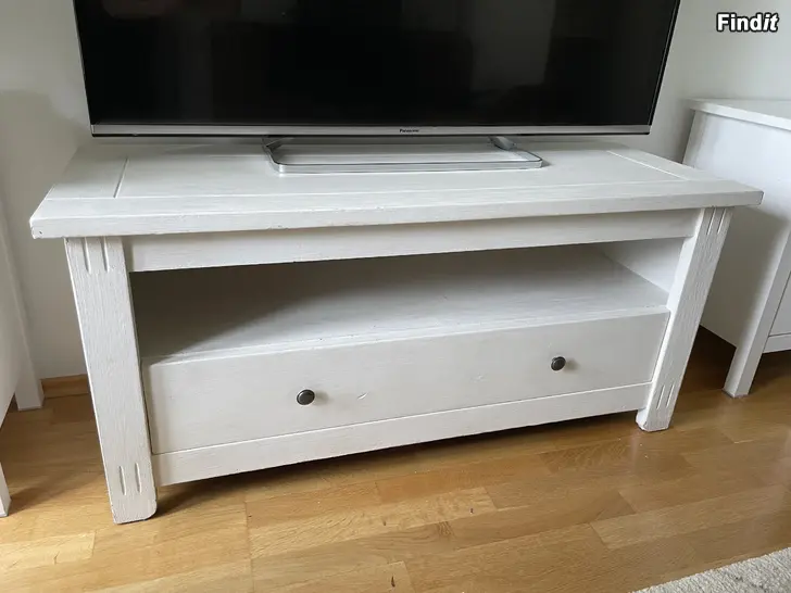 Myydään Tv taso