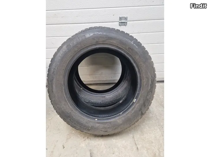 Säljes 2st tigar vinterdäck 205/60r16