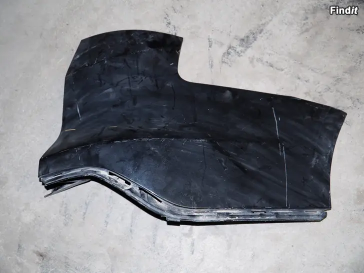 Myydään Ford Focus 11-20 III takapuskurin kulma oikea BM5117864A